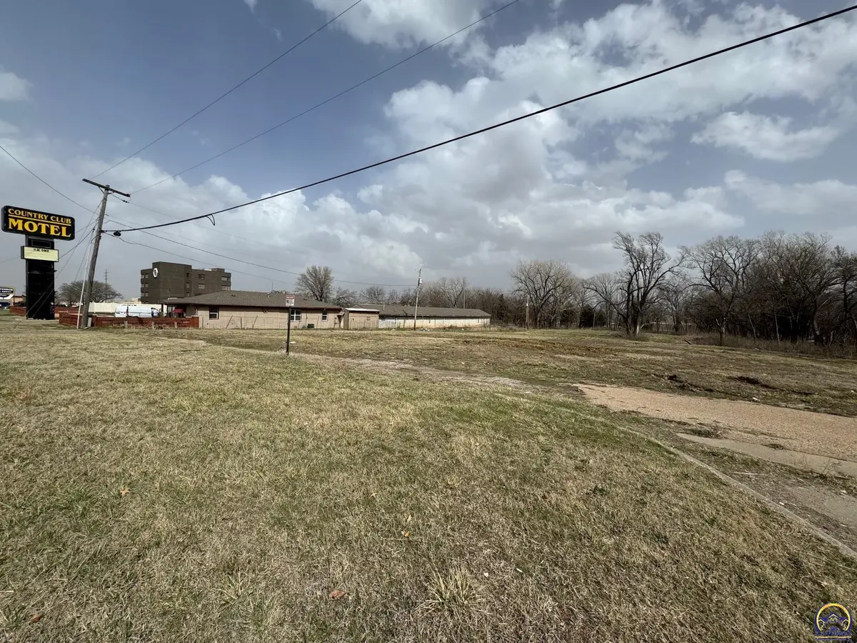 3746 SW Topeka BLVD, Topeka, KS 66609