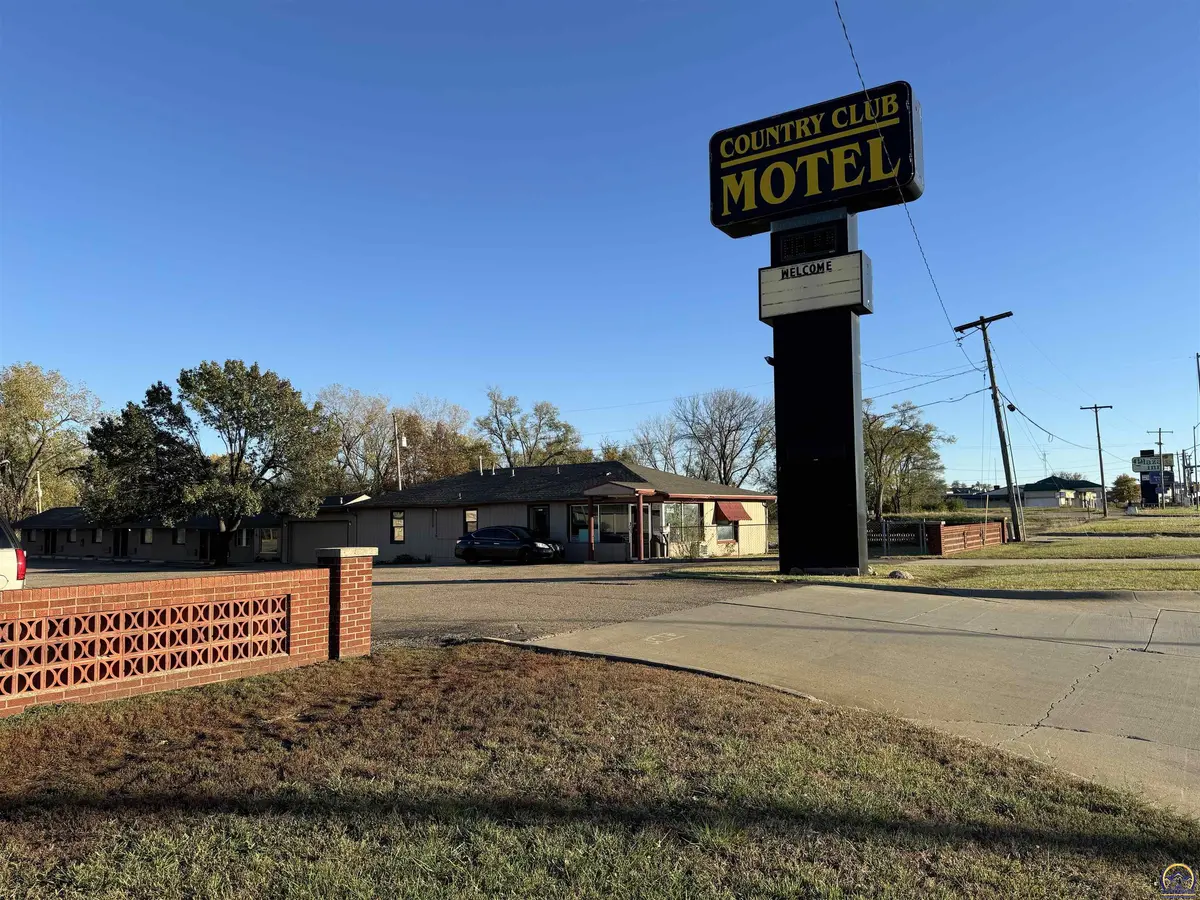 3732 SW Topeka BLVD, Topeka, KS 66609