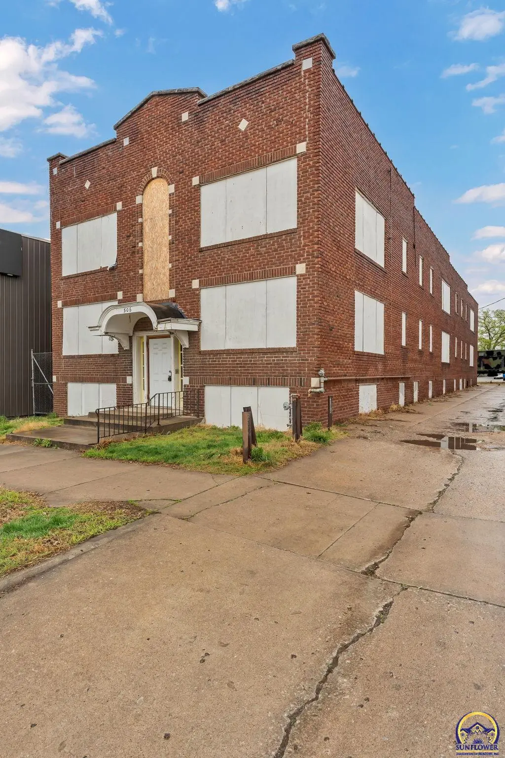 506 SW 6th Ave, Topeka, KS 66603