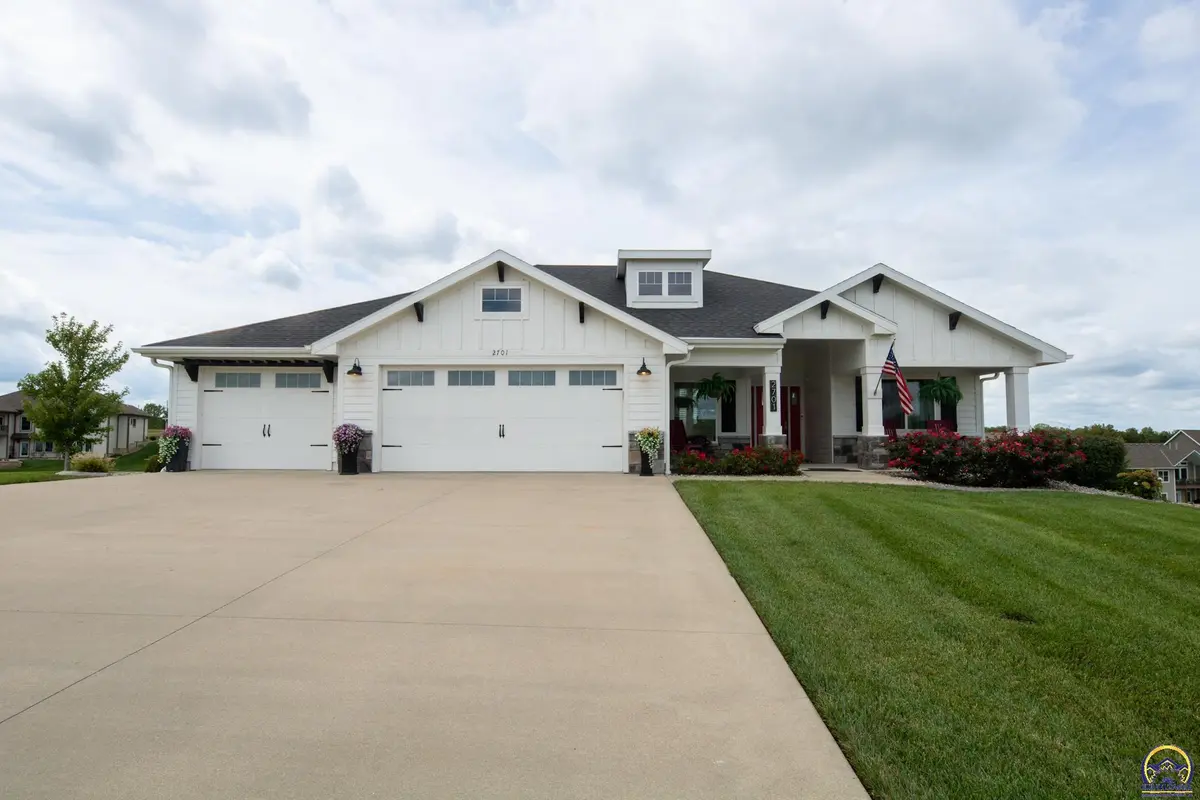 2701 Twin Lakes Dr, Emporia, KS 66801