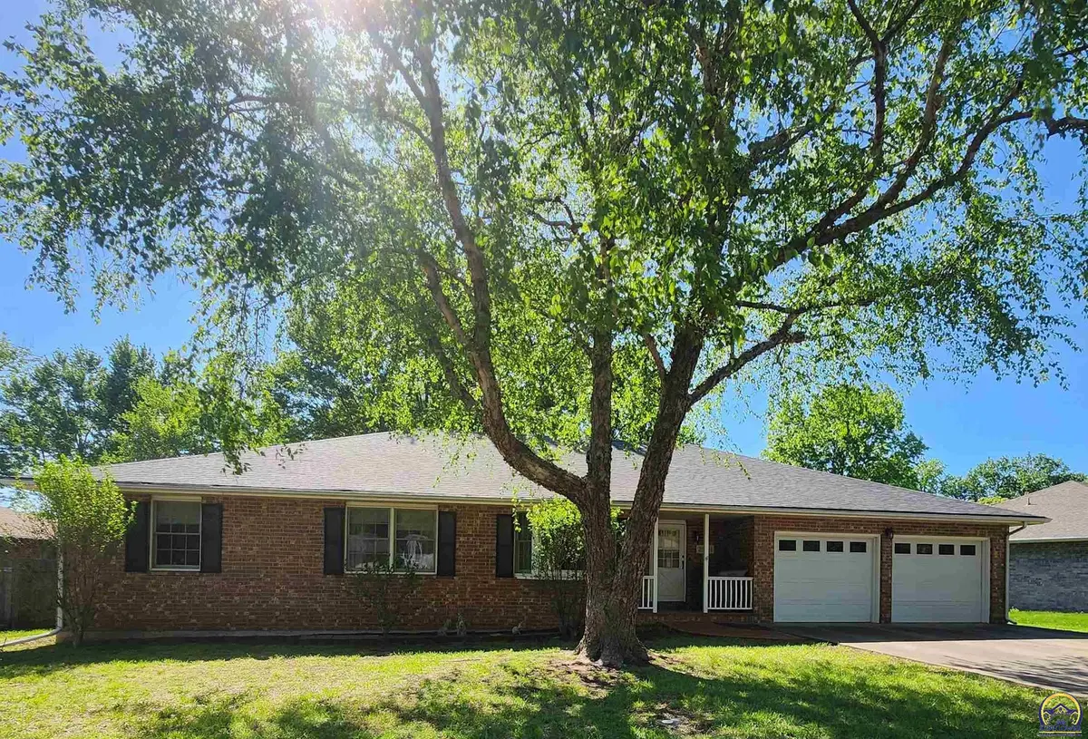 2501 West View Dr, Emporia, KS 66801
