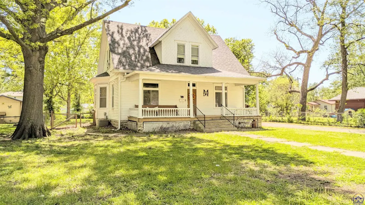709 E California ST, Osage City, KS 66523