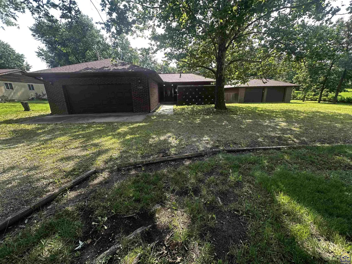 4220 SE California AVE, Topeka, KS 66609