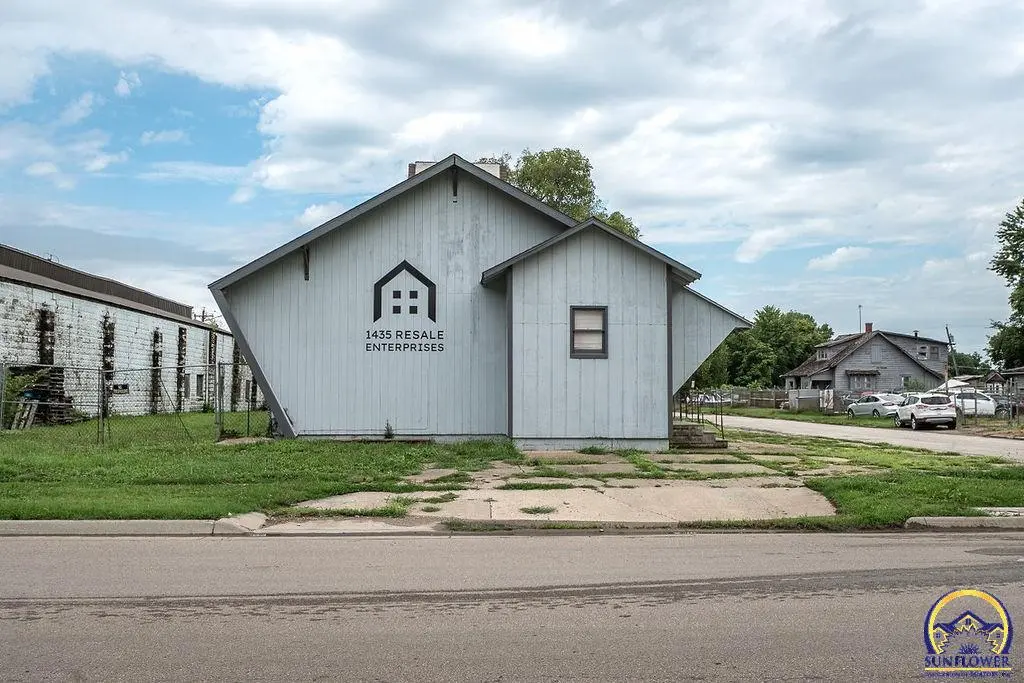 1435 SE Madison ST, Topeka, KS 66607