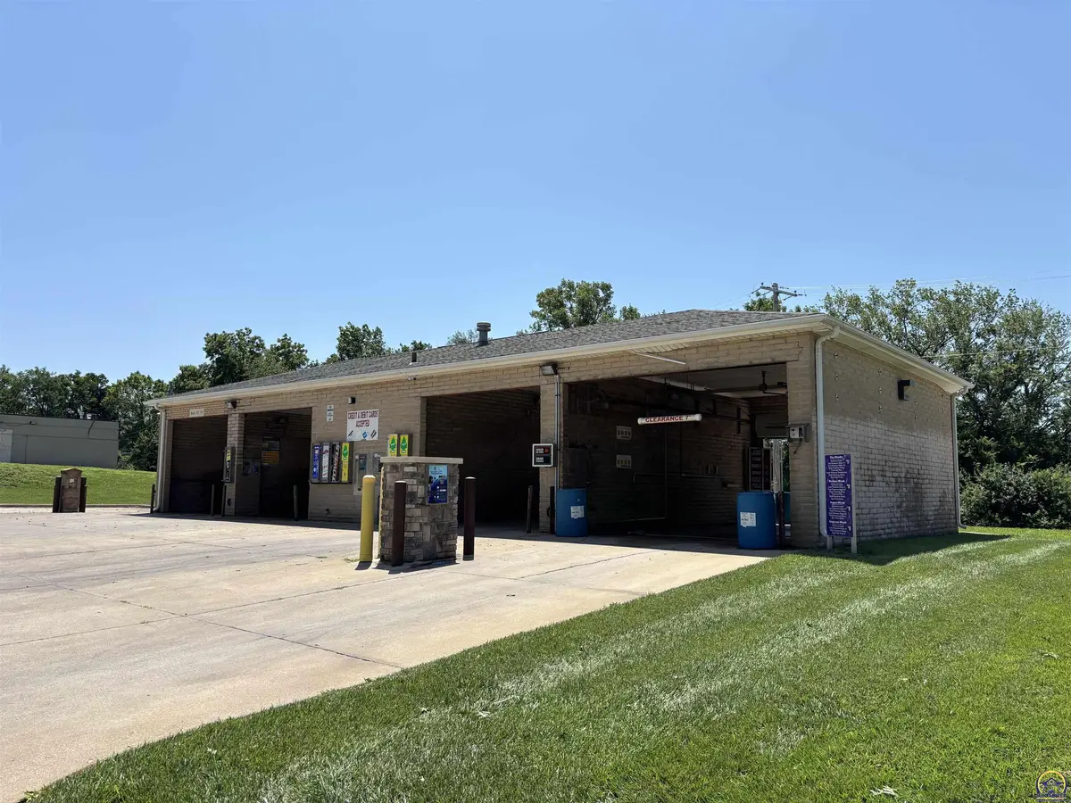 515 SE 37th ST, Topeka, KS 66605