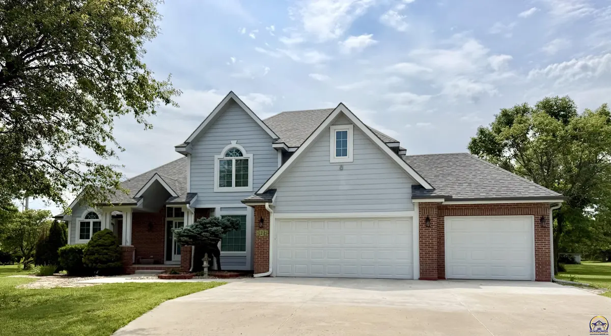 2027 SW West Trail RD, Topeka, KS 66615