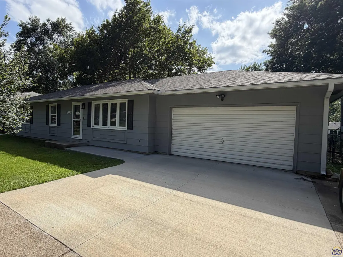 807 Homewood St, Emporia, KS 66801