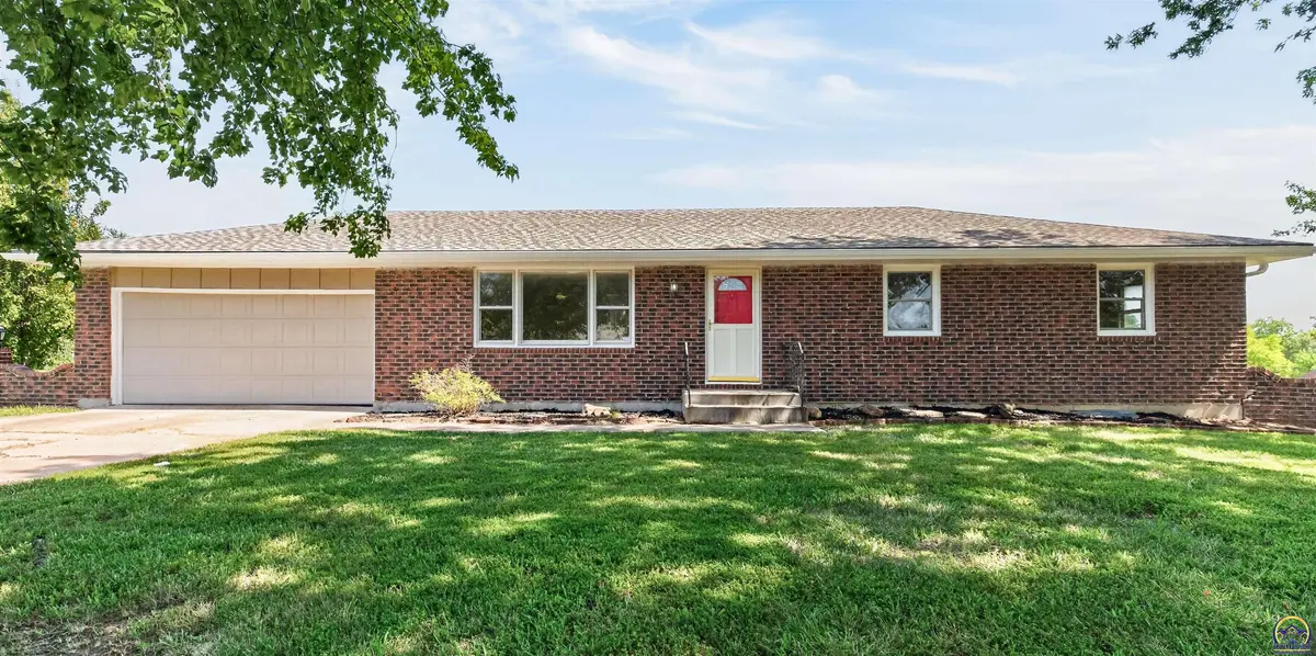3411 SE Shawano DR, Berryton, KS 66409