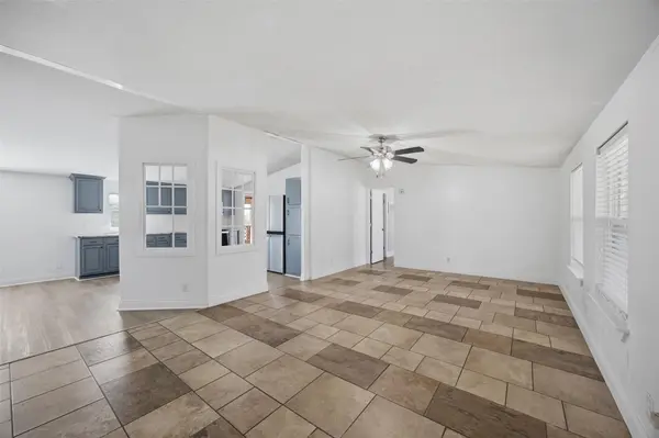 180 Quail Ridge DR, Kyle, TX 78640