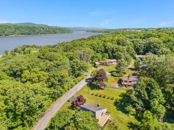 13 Riverview CIR, Poughkeepsie, NY 12601