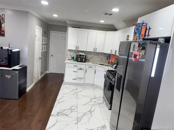 1932 21st DR, Astoria, NY 11105