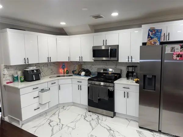 1932 21st DR, Astoria, NY 11105
