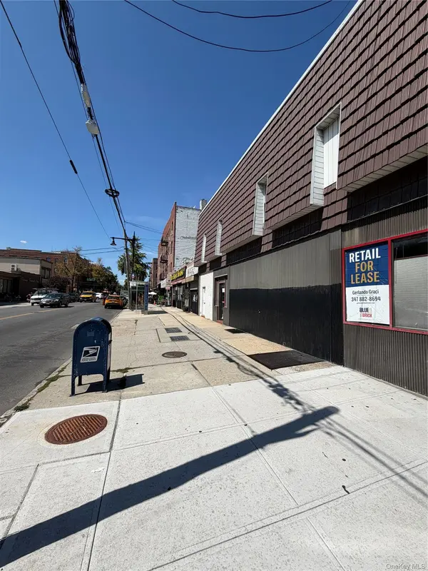 2184 Steinway ST, Astoria, NY 11105
