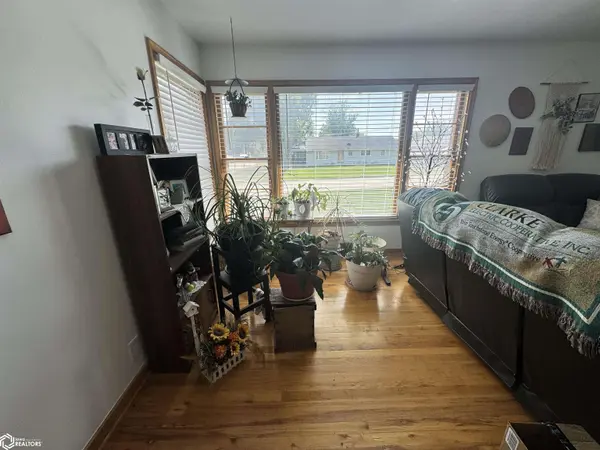 531 E Webster ST, Osceola, IA 50213