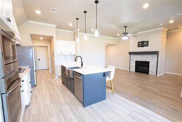 18312 Autumn Grove CT, Edmond, OK 73012