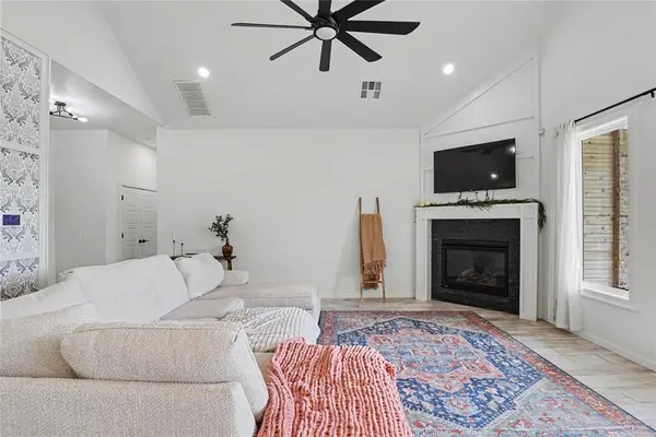 15817 Capri LN, Edmond, OK 73013