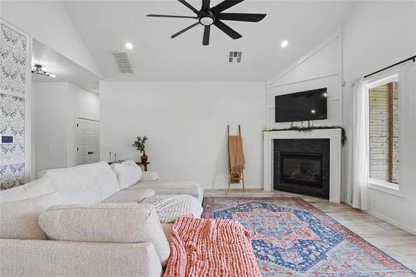 15817 Capri LN, Edmond, OK 73013