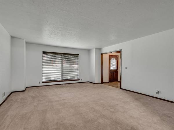 3213 Adobe DR, Edmond, OK 73013
