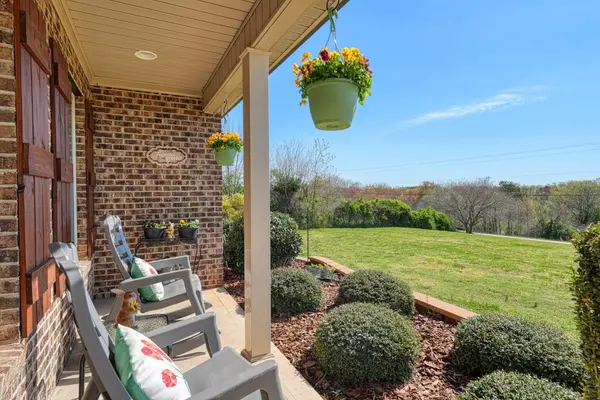 927 Love Springs RD, Cowpens, SC 29330