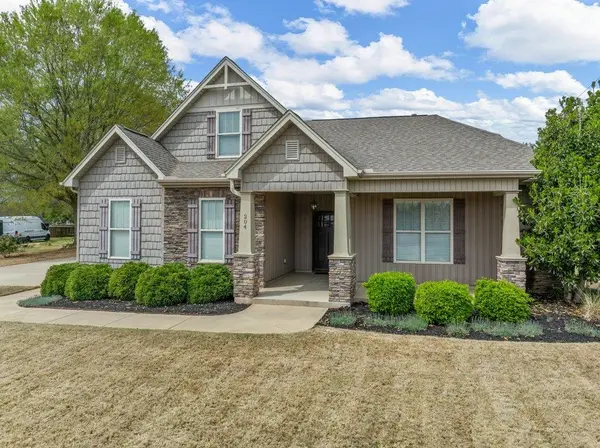 204 Harvest Wood LN, Woodruff, SC 29388