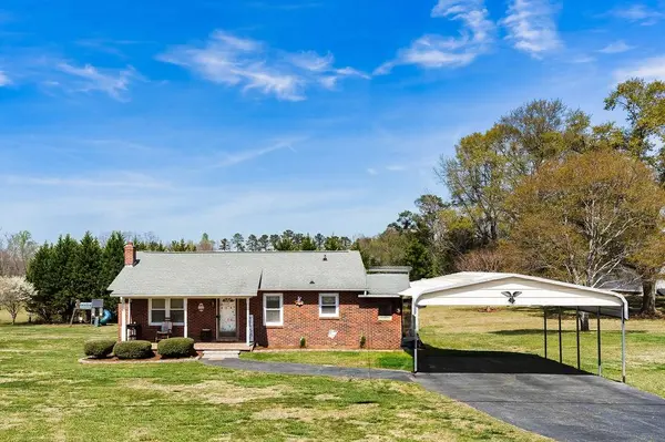 1390 Mud Bridge RD, Buffalo, SC 29321