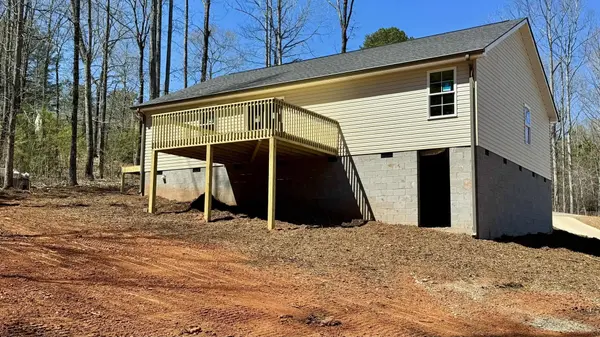 110 Ledbetter LN, Walhalla, SC 29691