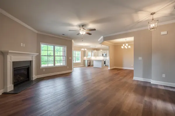241 Carriage Gate DR, Wellford, SC 29385