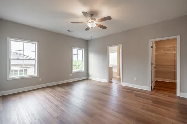 241 Carriage Gate DR, Wellford, SC 29385