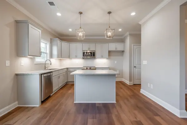 241 Carriage Gate DR, Wellford, SC 29385