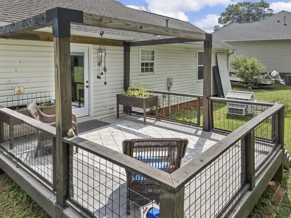 621 Shadow Dance LN, Boiling Springs, SC 29316