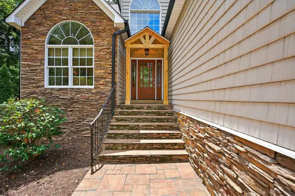 724 Three Wood LN, Woodruff, SC 29388