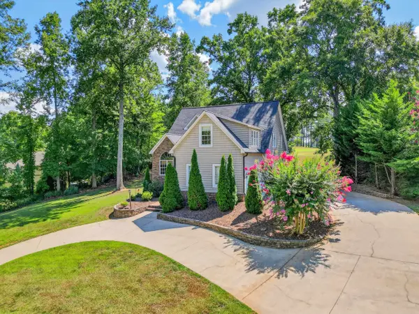 724 Three Wood LN, Woodruff, SC 29388