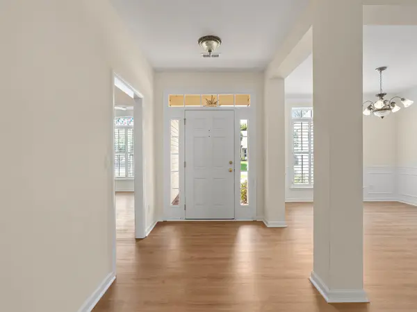 8 Wild Thorn LN, Greenville, SC 29615