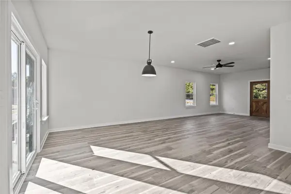 101 Daisy LN, Easley, SC 29640-2034