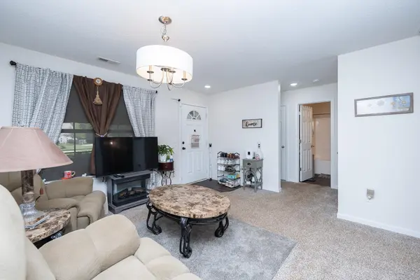 3 Heatherfield DR, Simpsonville, SC 29680