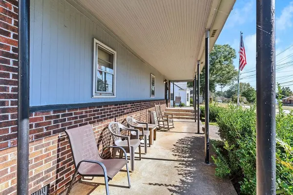 303 N Adair St, Clinton, SC 29325