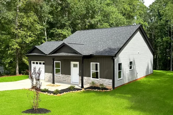 210 Foxfire RD, Cowpens, SC 29330