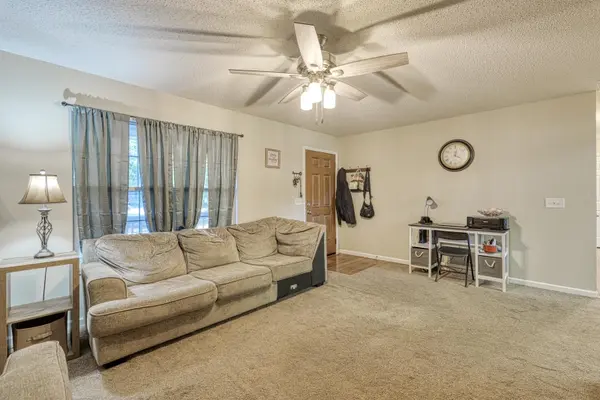 104 Breezy Hill LN, Woodruff, SC 29388