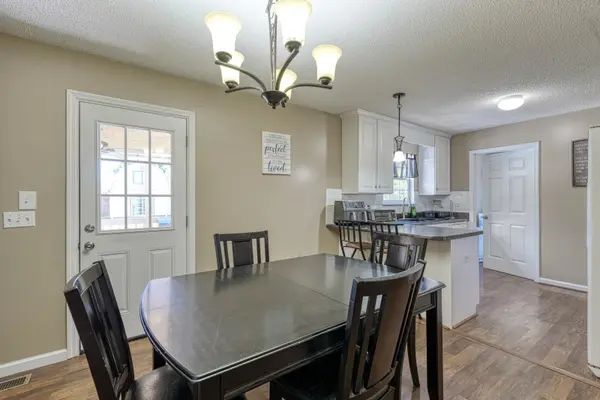 104 Breezy Hill LN, Woodruff, SC 29388
