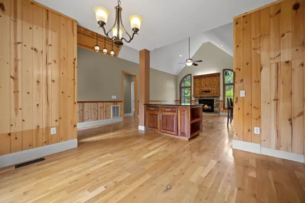 60 Bridge LN, Tryon, NC 28782