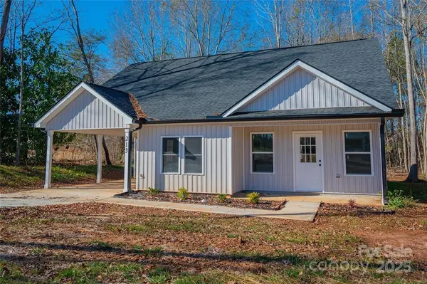 213 Mountain View ST, Forest City, NC 28043