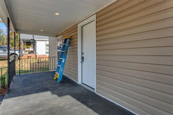 77 Veterans LN, Whitmire, SC 29178