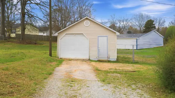 3 Littlejohn ST, Inman, SC 29349