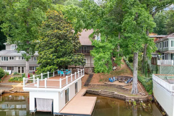 1214 E Lakeshore DR, Landrum, SC 29356