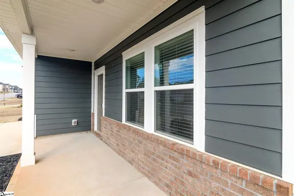 325 Roderick LN, Greenville, SC 29605