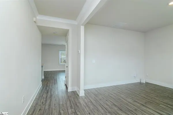 325 Roderick LN, Greenville, SC 29605