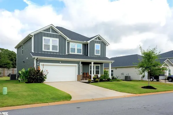 325 Roderick LN, Greenville, SC 29605