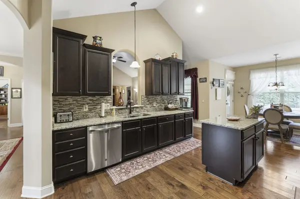 112 Providence Point LN, Wellford, SC 29385