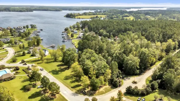 326 Watersedge DR, Cross Hill, SC 29332