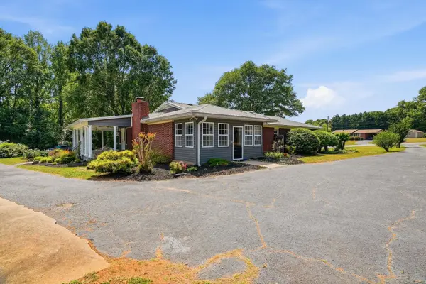211 Bennett CIR, Spartanburg, SC 29307